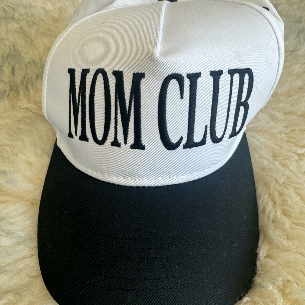 Slyfox Threads MOM CLUB White and Black Hat